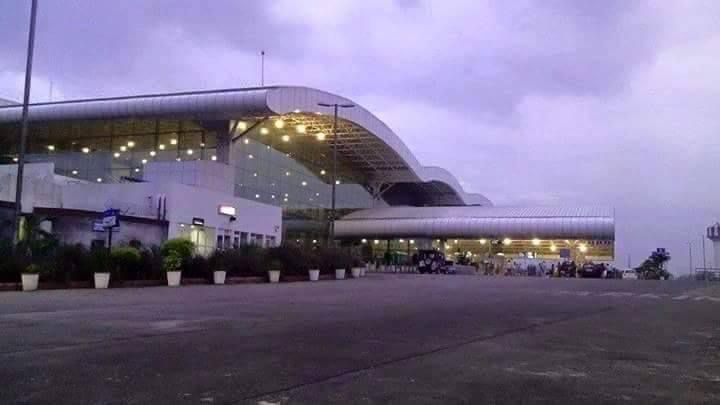 Birsa Munda Airport terminal building serving domestic air travel.