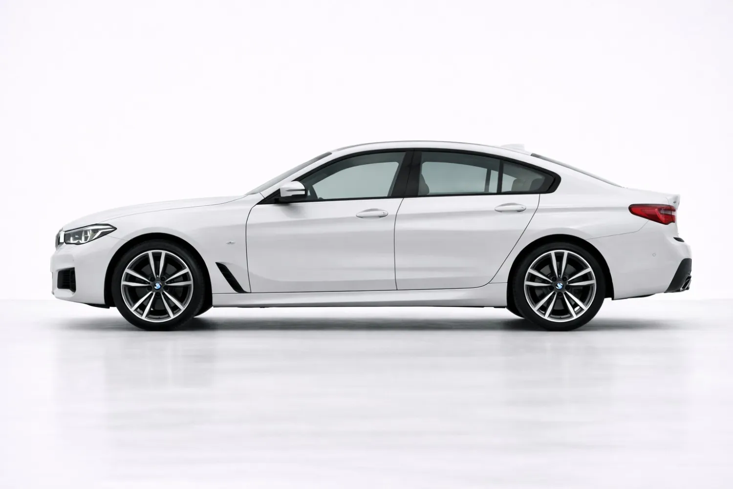 ProRido BMW 6 Series side view luxury chauffeur sedan rental premium India