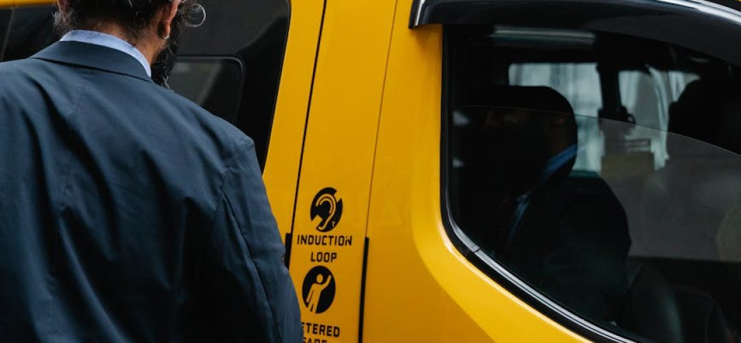 airport-cab-vs-app-taxi-in-india-business-traveler-guide-1